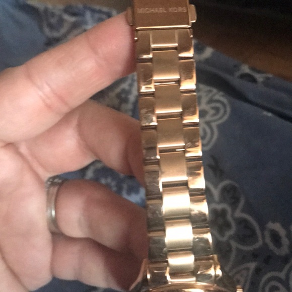 MK WATCH - Picture 4 of 8